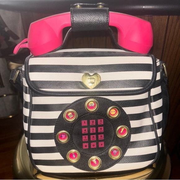 BETSEY JOHNSON Operational Black & White Retro Novelty Phone Crossbody Purse NWT - Picture 2 of 7